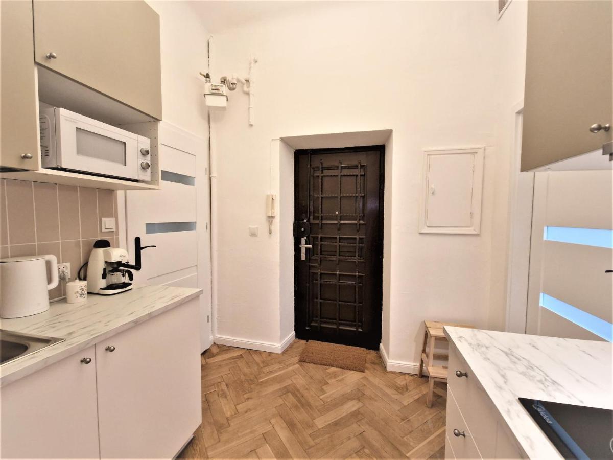 J&W Apartments Swietojanska Rooms Warsaw Exterior photo
